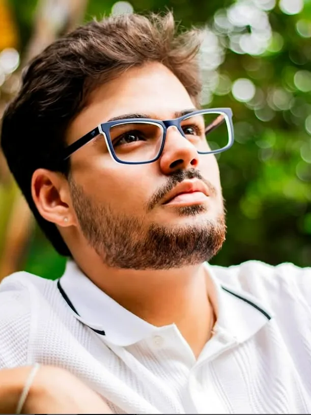 Armação em tom claro
